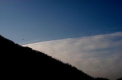 地震 雲 写真